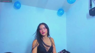 naomi_west_x live cam on Cam4