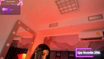 naomii_collins_ live cam on Cam4