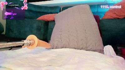 naomii_collins_ live cam on Cam4