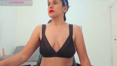 natalia_curvy live cam on Cam4