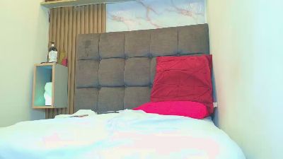 natasha_n_robin live cam on Cam4