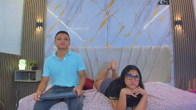 natasha_n_robin live cam on Cam4
