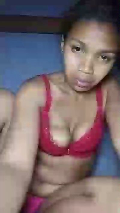 nathalie98 live cam on Cam4