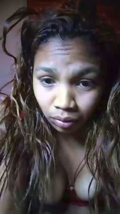 nathalie98 live cam on Cam4