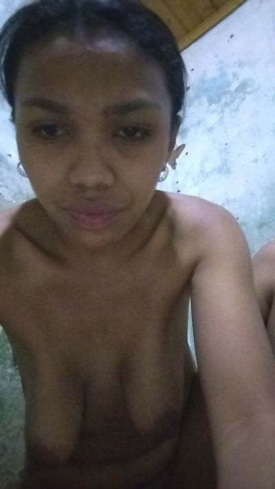 nathalie98 live cam on Cam4