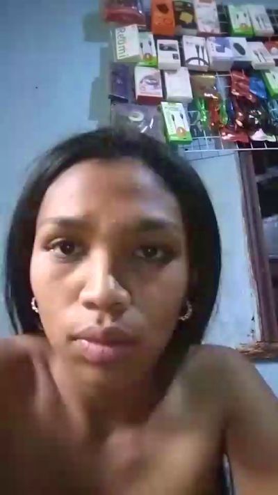 nathalie98 live cam on Cam4