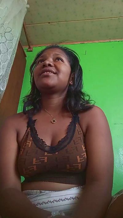 natty_kiss2 live cam on Cam4