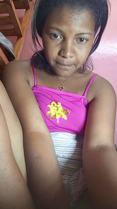 natty_kiss2 live cam on Cam4