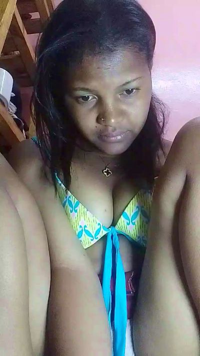 natty_kiss2 live cam on Cam4