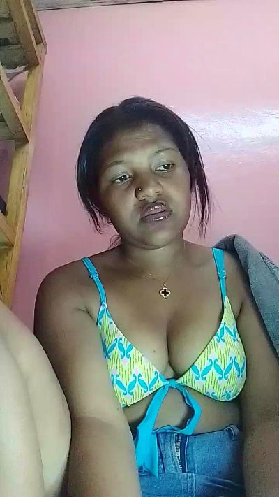 natty_kiss2 live cam on Cam4