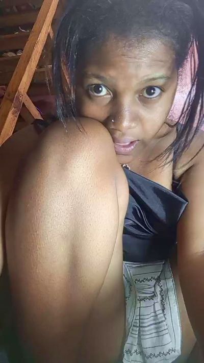 natty_kiss2 live cam on Cam4
