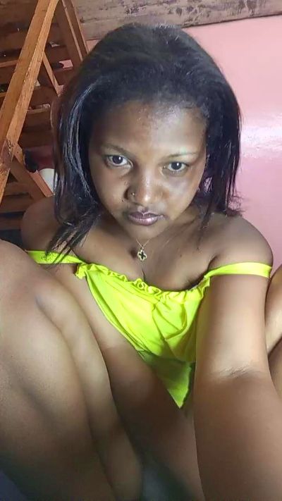 natty_kiss2 live cam on Cam4