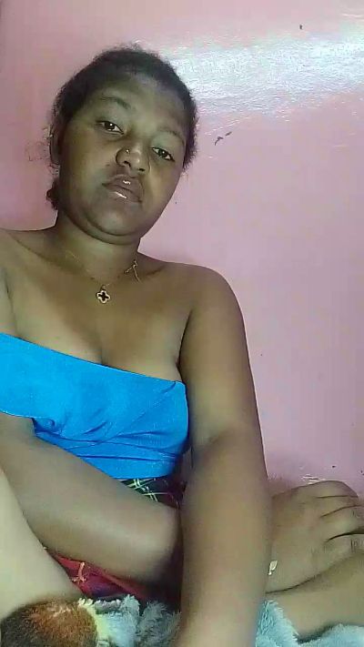 natty_kiss2 live cam on Cam4