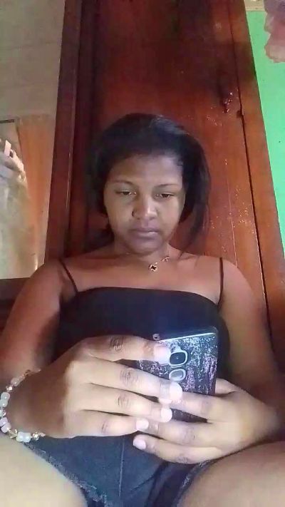 natty_kiss2 live cam on Cam4