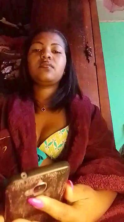 natty_kiss2 live cam on Cam4