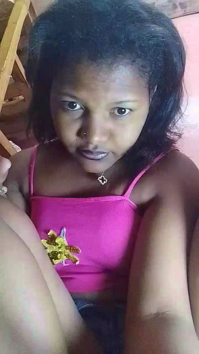 natty_kiss2 live cam on Cam4