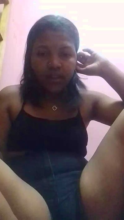 natty_kiss2 live cam on Cam4
