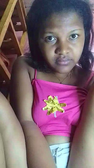 natty_kiss2 live cam on Cam4