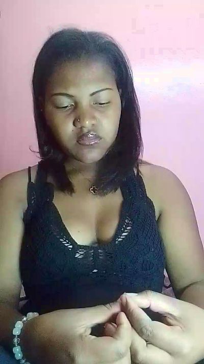 natty_kiss2 live cam on Cam4