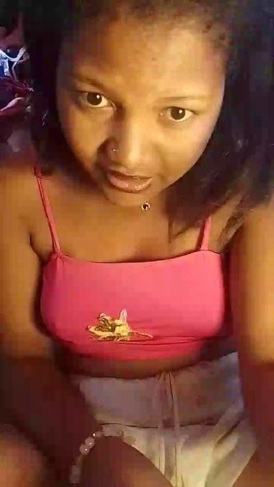 natty_kiss2 live cam on Cam4