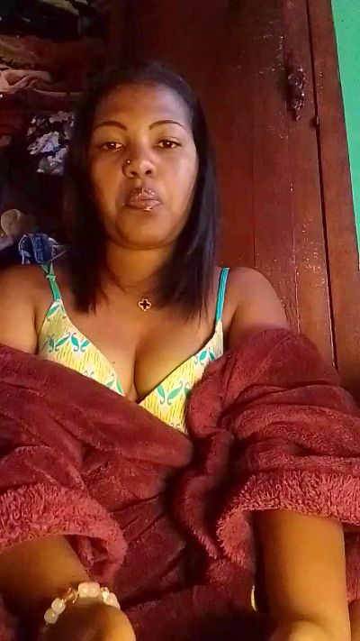 natty_kiss2 live cam on Cam4