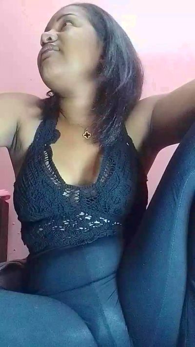 natty_kiss2 live cam on Cam4