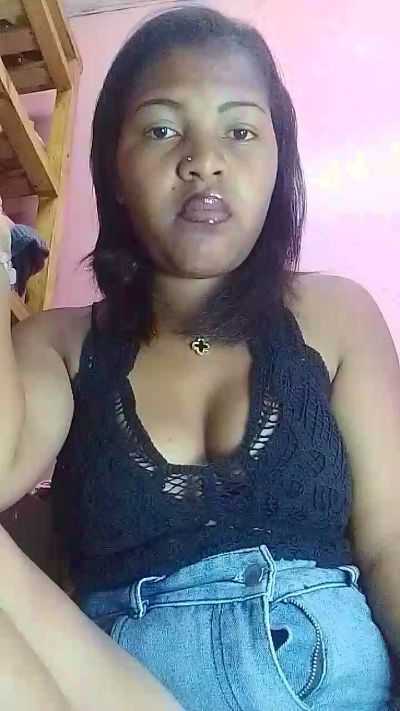 natty_kiss2 live cam on Cam4