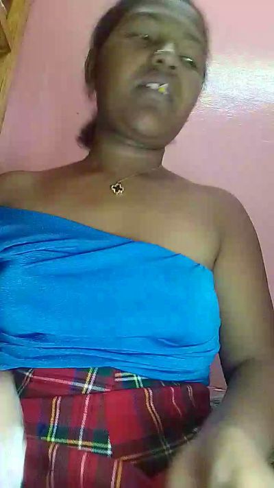 natty_kiss2 live cam on Cam4