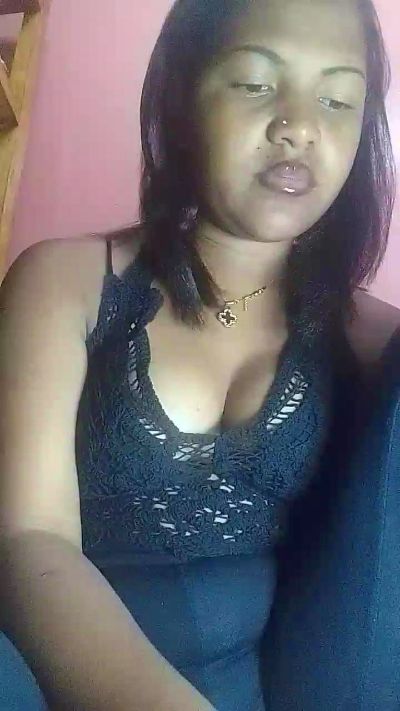 natty_kiss2 live cam on Cam4