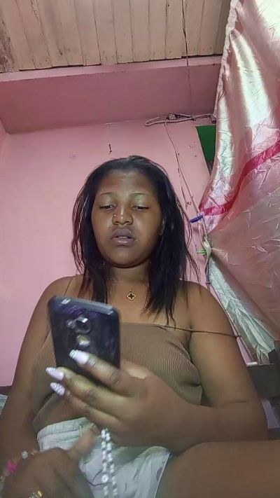 natty_kiss2 live cam on Cam4