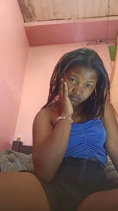 natty_kiss2 live cam on Cam4