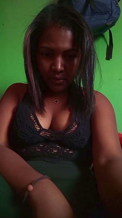 natty_kiss2 live cam on Cam4