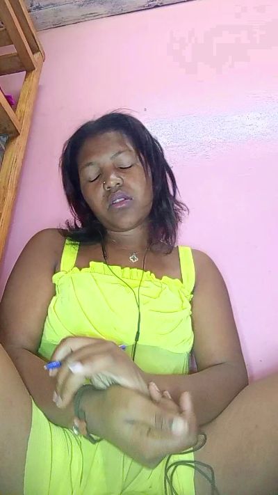 natty_kiss2 live cam on Cam4
