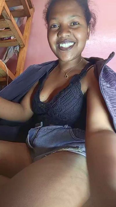 natty_kiss2 live cam on Cam4