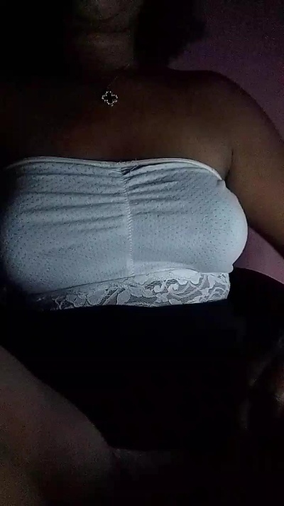 natty_kiss2 live cam on Cam4