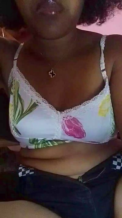 natty_kiss2 live cam on Cam4