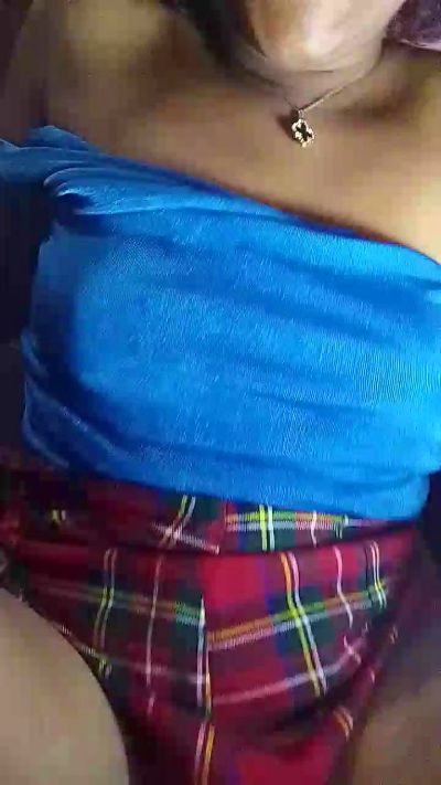 natty_kiss2 live cam on Cam4