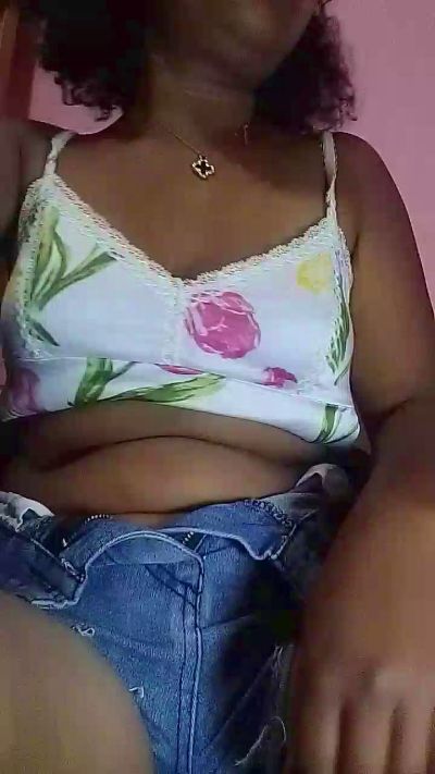 natty_kiss2 live cam on Cam4