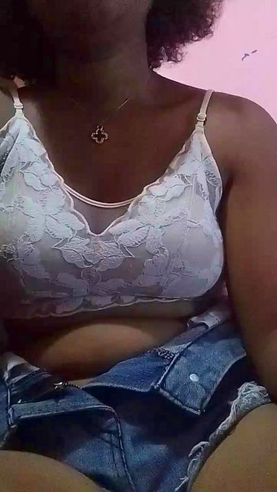 natty_kiss2 live cam on Cam4