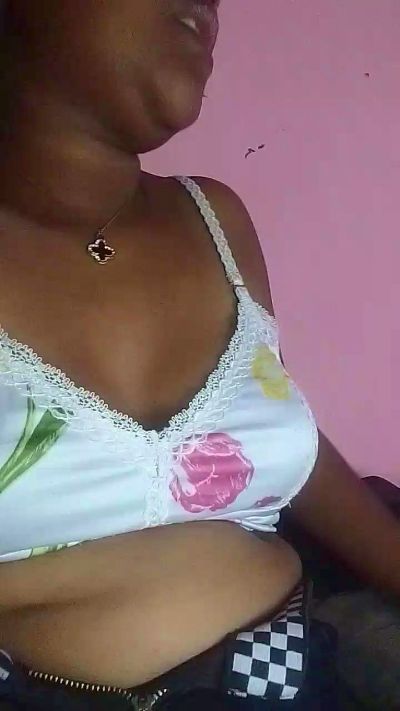 natty_kiss2 live cam on Cam4