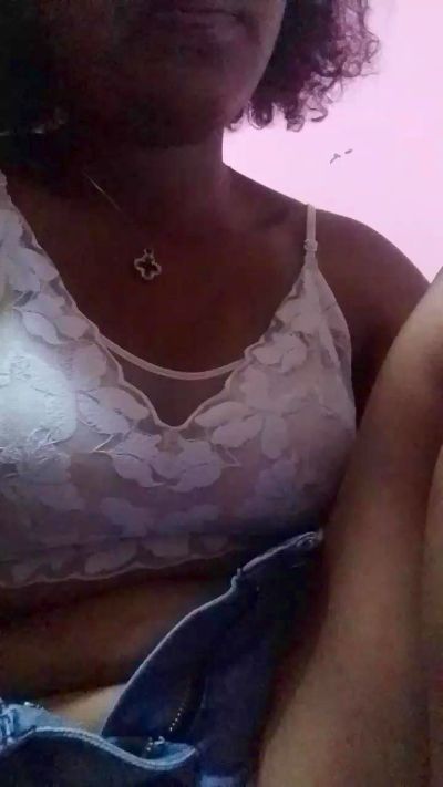 natty_kiss2 live cam on Cam4