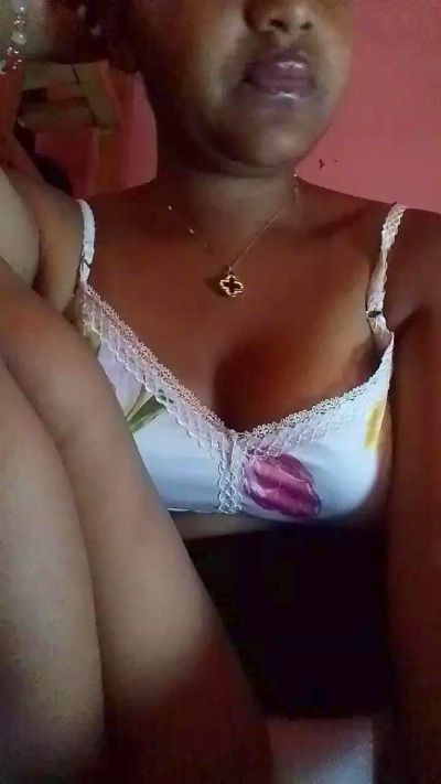 natty_kiss2 live cam on Cam4