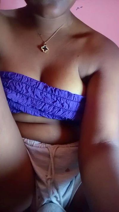 natty_kiss2 live cam on Cam4