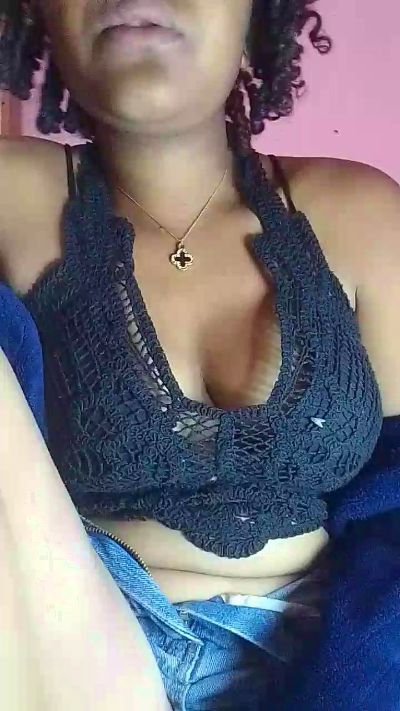 natty_kiss2 live cam on Cam4