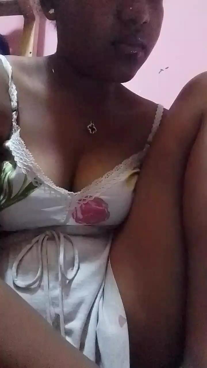 natty_kiss2 live cam on Cam4