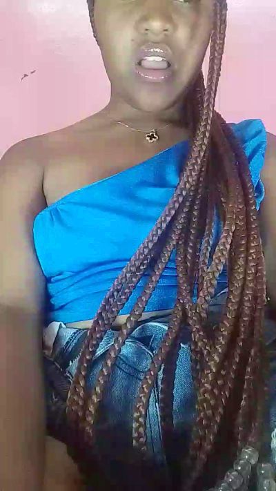 natty_kiss2 live cam on Cam4