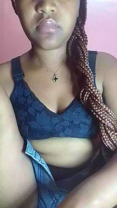 natty_kiss2 live cam on Cam4