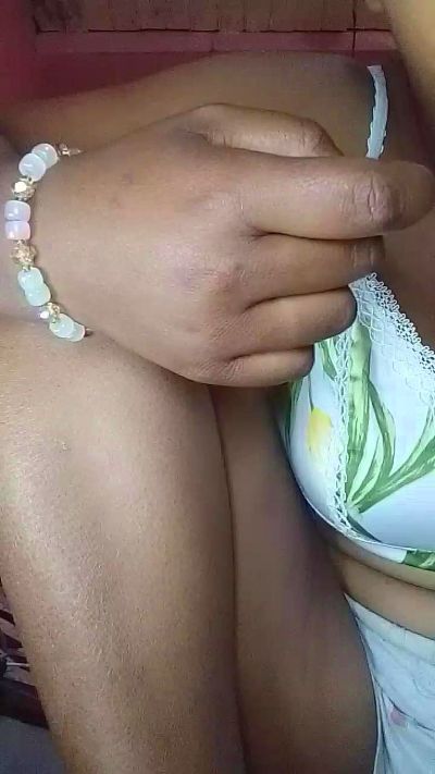 natty_kiss2 live cam on Cam4