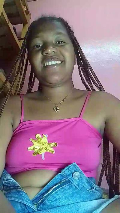 natty_kiss2 live cam on Cam4