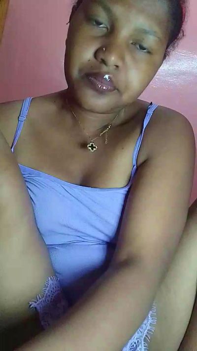 natty_kiss2 live cam on Cam4